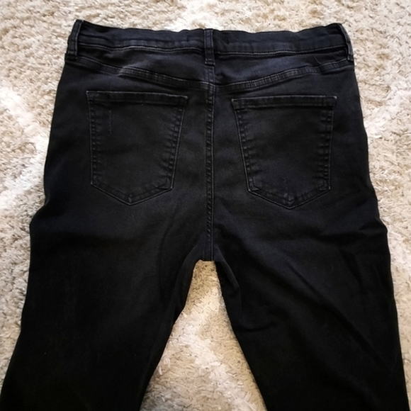 Free People | Distressed Raw Hem Black Skinny Jeans Size 31 - Picture 4 of 9